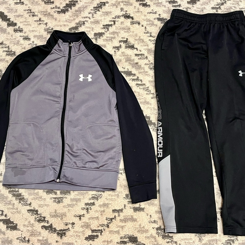 Under Armour / Nike boys lot size medium
